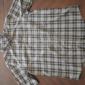 2 pk men's large button-down short sleeve shirts